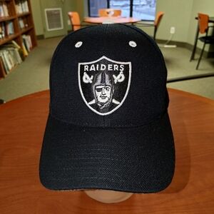 Reebok Los Angeles LA Raiders Embroidered Logo Strap-on Cap Hat